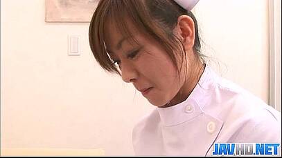 คุณพยาบาลมาเช็ดตัวให้คนไข้ โดนคนไข้จับเย็ดเลย ไม่ขัดขืนเลยนะ