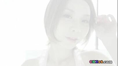 สาวสวยวัยใสออกมาท้าให้ลอง ลองเปิดไปดูเธอสิ