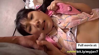 หนังโป๊สาวพาหลานสาวมาxxxที่โรงนาหลังบ้าน
